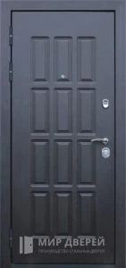 Утеплённая красивая дверь в дом №3 внутренняя - фото